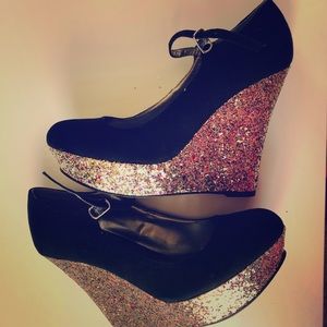 G by Guess Paije wedge pump